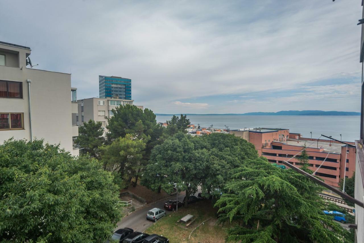 In Love With Rijeka Luaran gambar